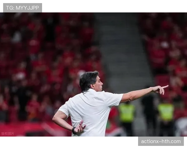 拉莫斯攻防兼备闪耀赛场，智慧与实力完美融合