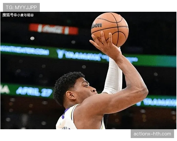 文斯·卡特突破带动进攻节奏 超越同时代锋线效率明显提升